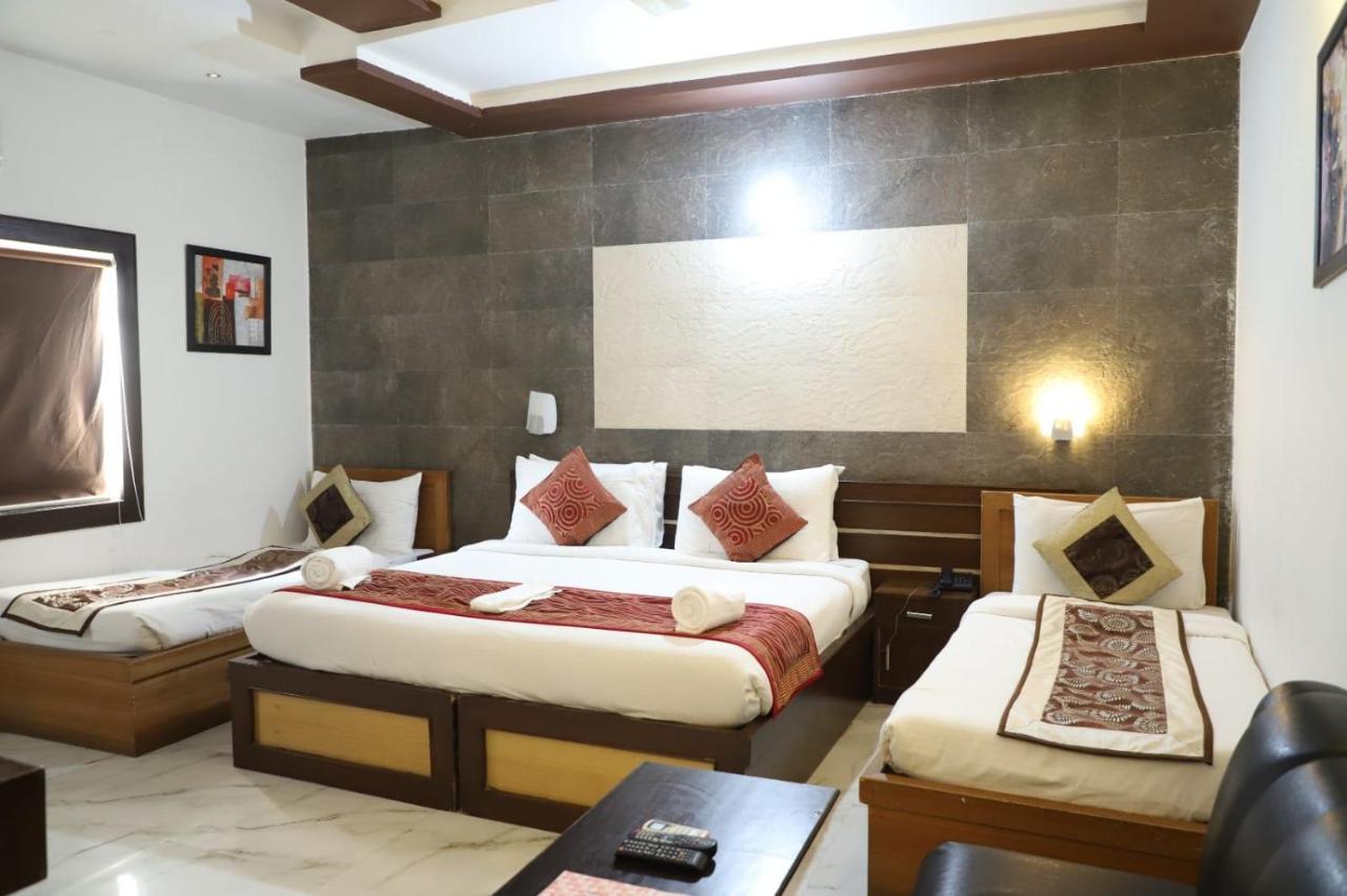 Hotel Tara Palace By Goyal Hoteliers Agra  Exterior foto