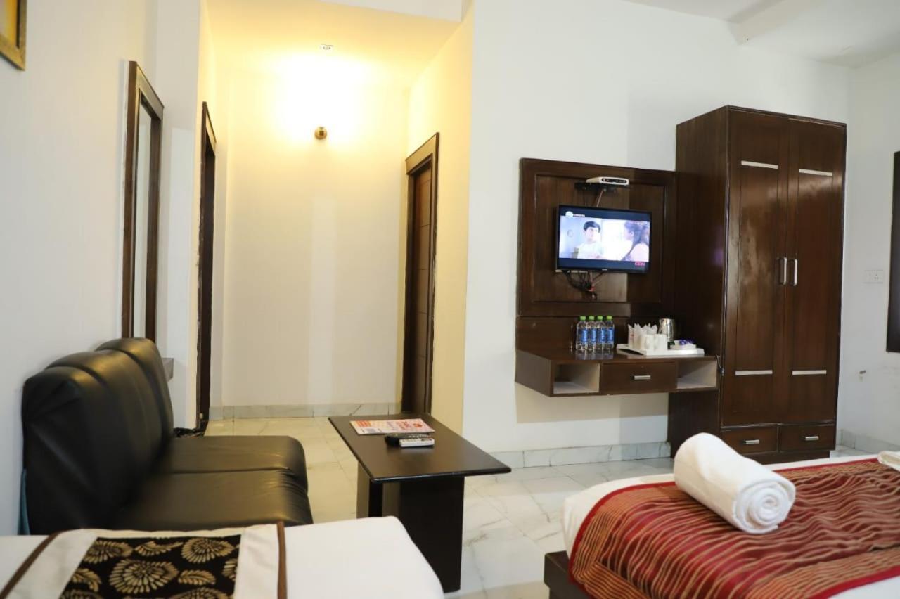 Hotel Tara Palace By Goyal Hoteliers Agra  Exterior foto