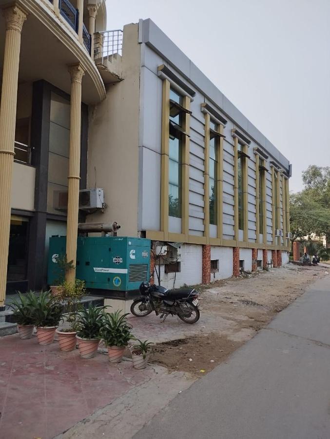 Hotel Tara Palace By Goyal Hoteliers Agra  Exterior foto
